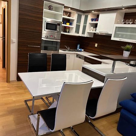 Apartments Spacilova Nearly Center Komarov المظهر الخارجي الصورة
