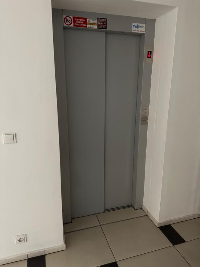 Apartments Spacilova Nearly Center Komarov المظهر الخارجي الصورة