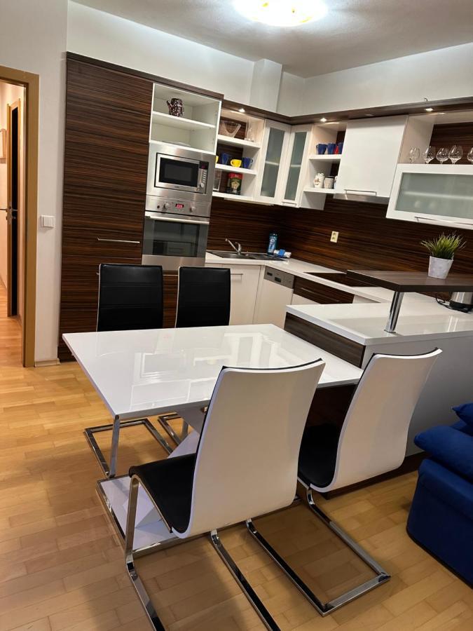 Apartments Spacilova Nearly Center Komarov المظهر الخارجي الصورة