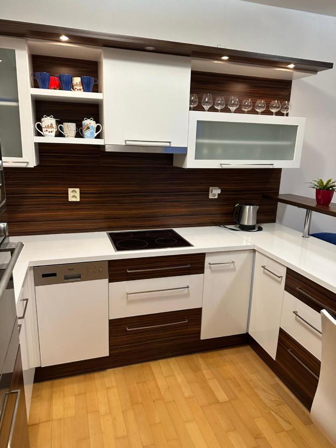 Apartments Spacilova Nearly Center Komarov المظهر الخارجي الصورة