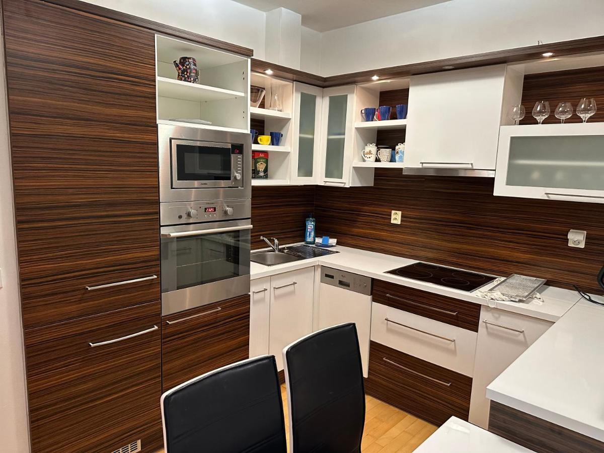 Apartments Spacilova Nearly Center Komarov المظهر الخارجي الصورة